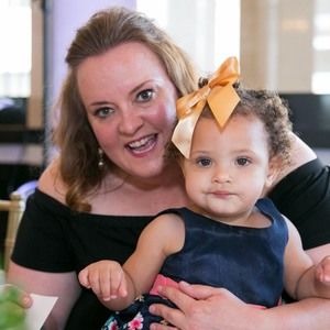 Meet your Posher, Lora